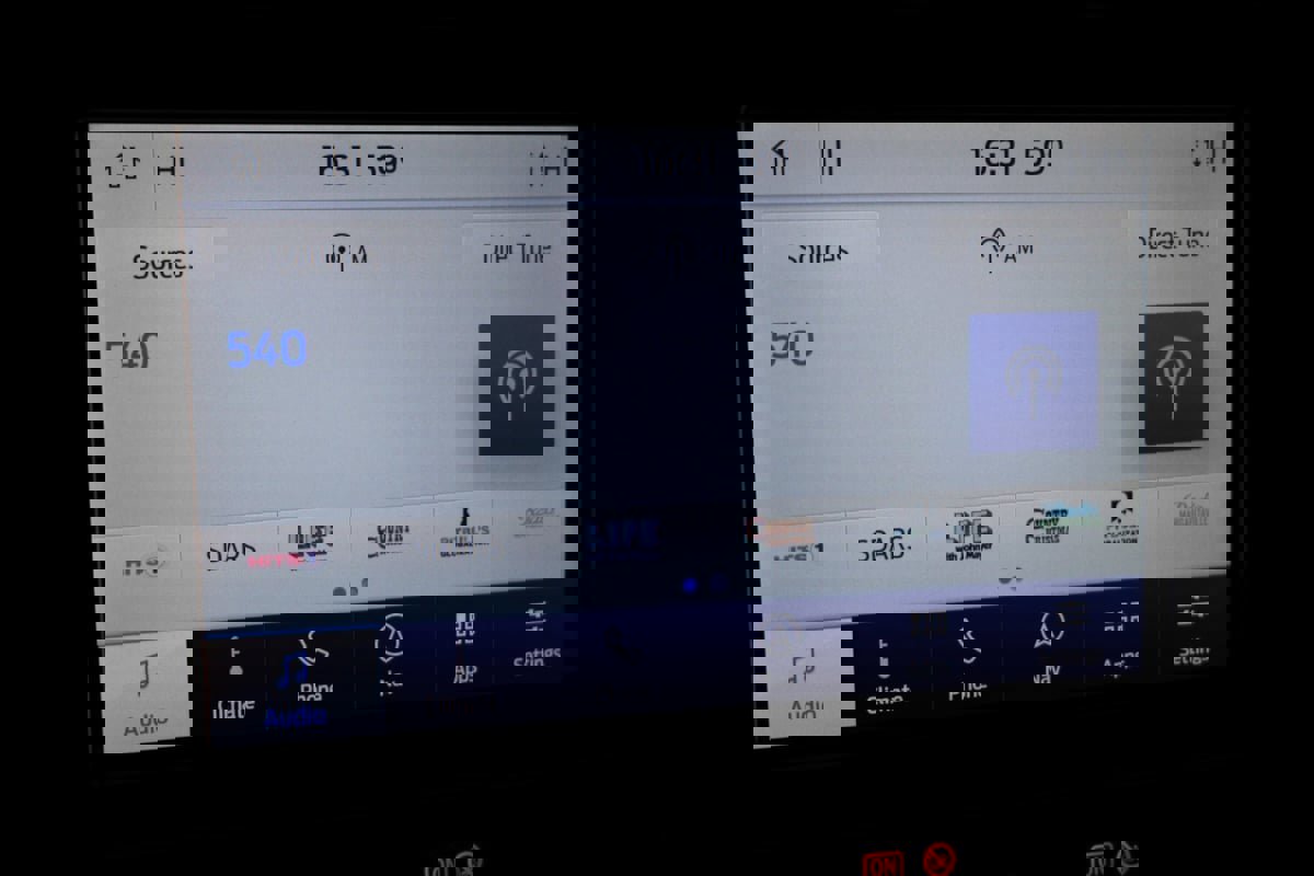 Used 2020 Ford F350 Platinum w/ FX4 Off-Road Package image 54