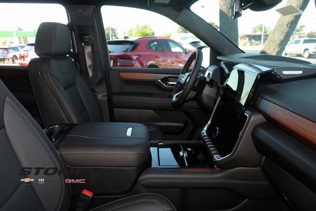 New 2025 GMC Yukon XL Denali w/ Sun & Power Step Package image 16