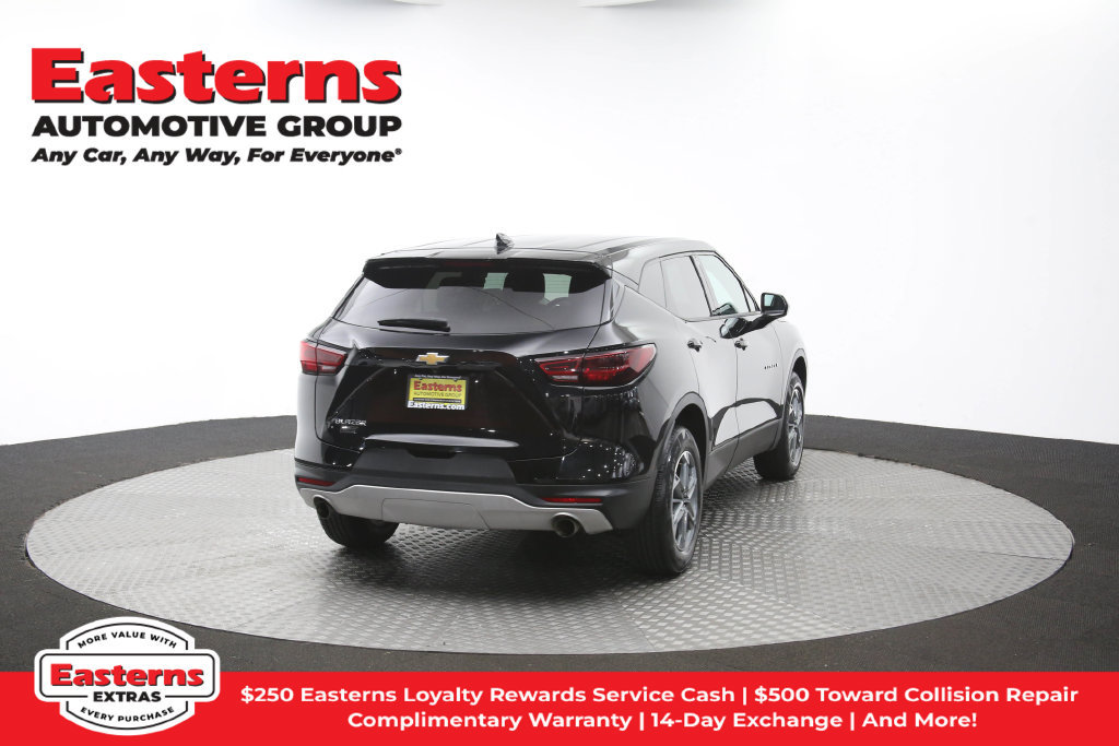Used 2025 Chevrolet Blazer LT FWD image 42