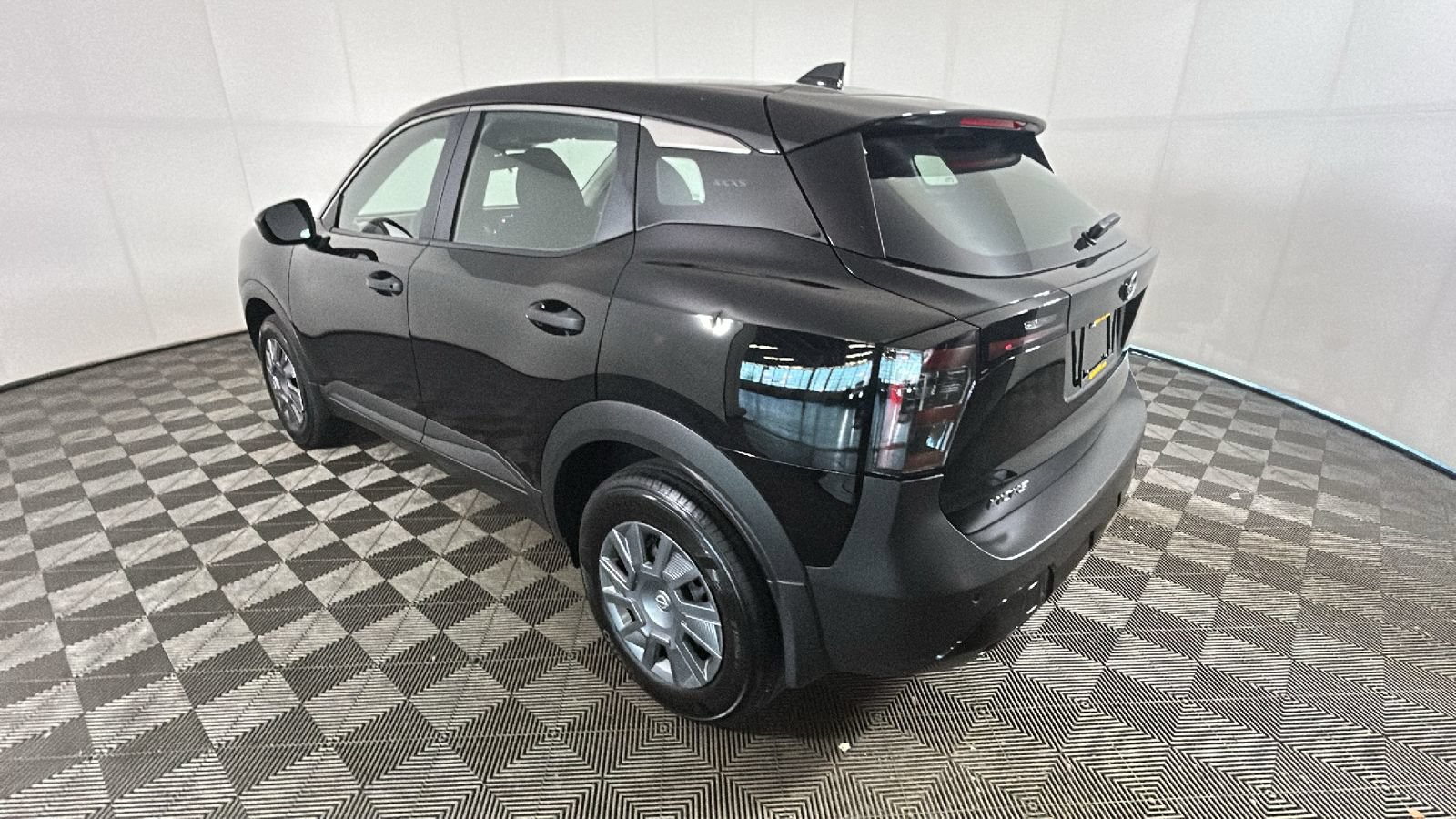Used 2025 Nissan Kicks S AWD/4WD image 5