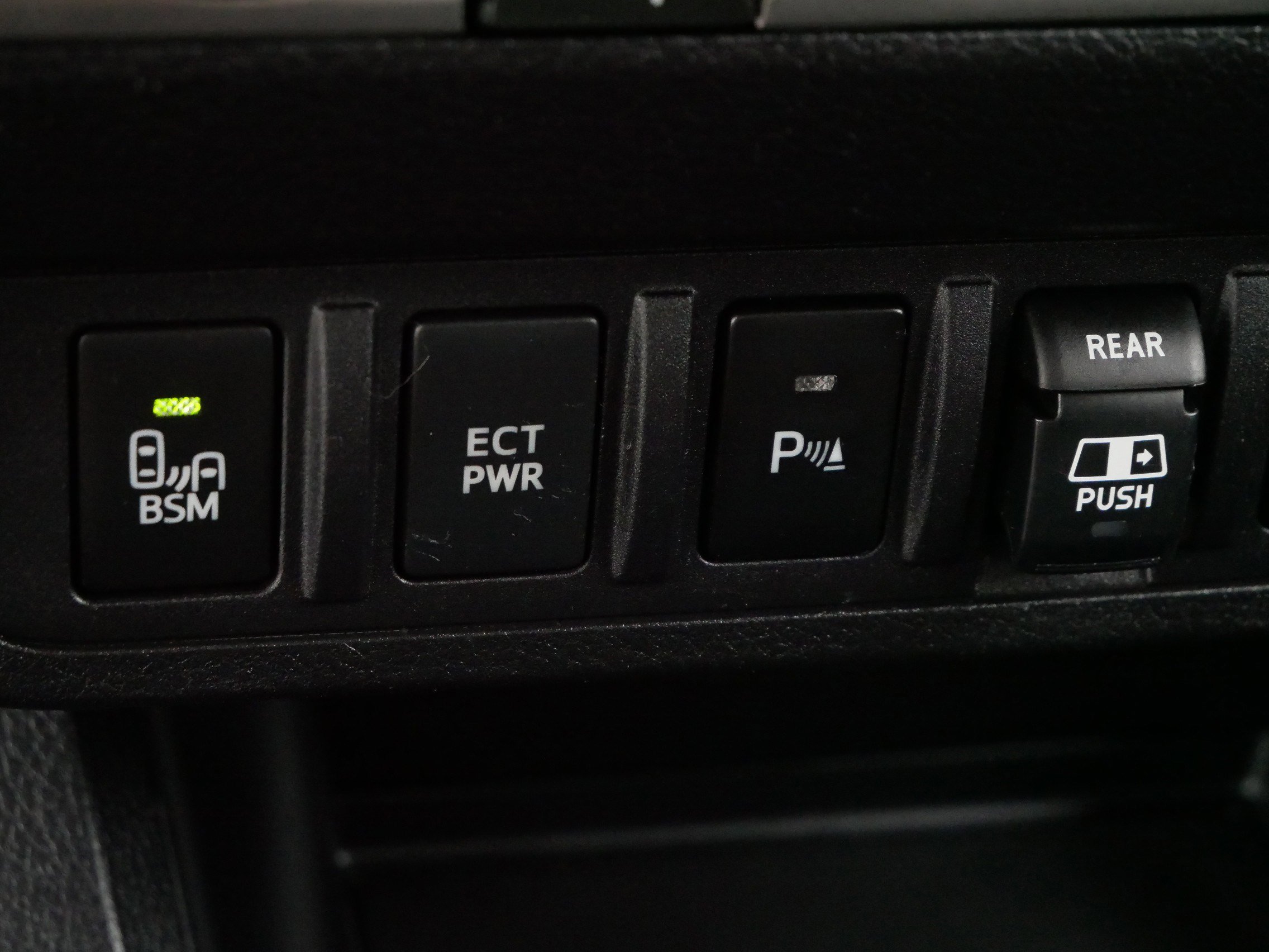 Used 2019 Toyota Tacoma Limited image 28