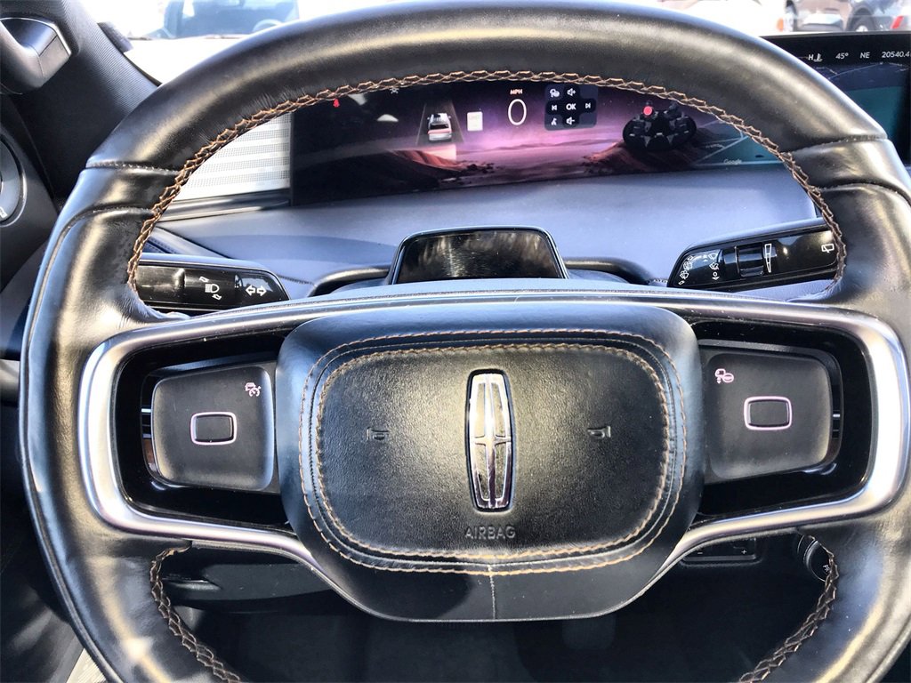 Used 2025 Lincoln Navigator L Black Label image 14