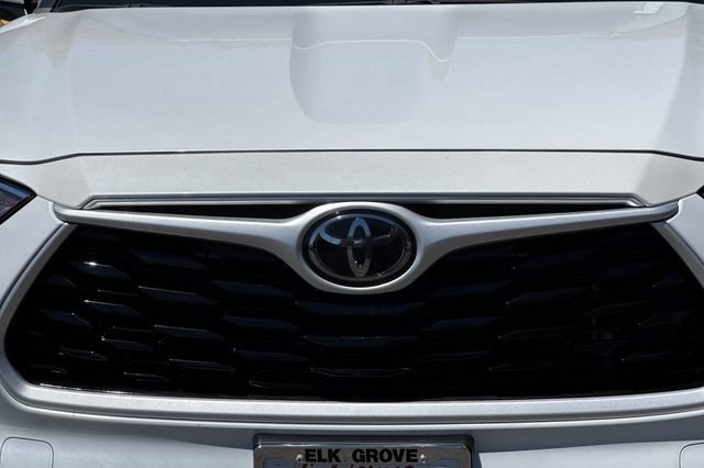 Used 2023 Toyota Highlander XLE FWD image 47