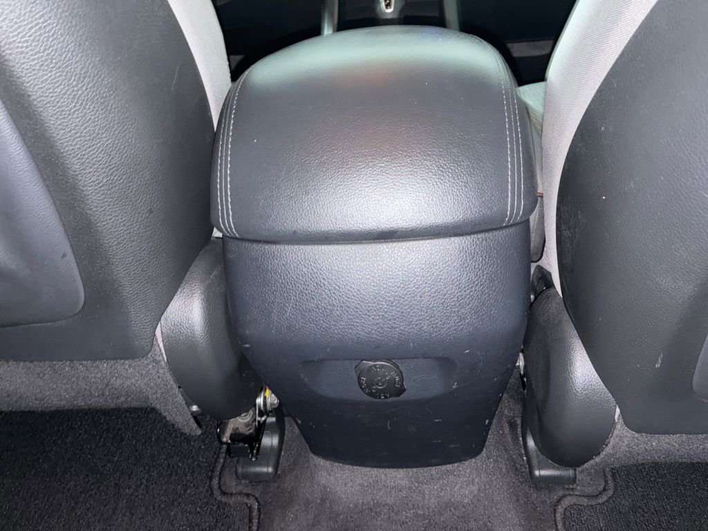 Used 2018 Hyundai Santa Fe SE image 29