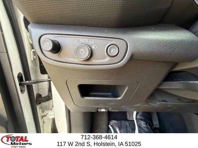 Used 2023 Chevrolet TrailBlazer RS AWD/4WD image 17
