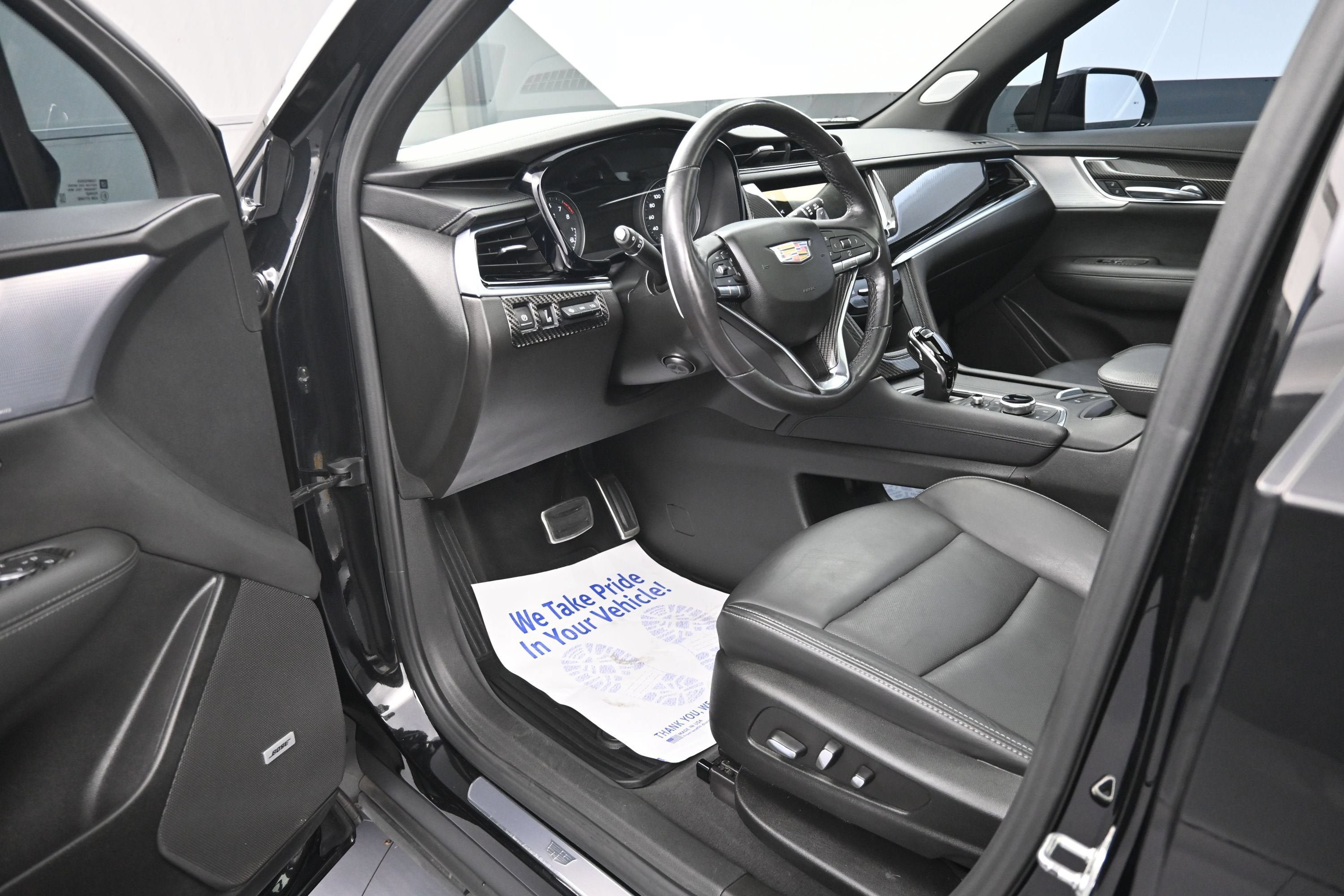 Used 2024 Cadillac XT6 Sport w/ Technology Package AWD/4WD image 9