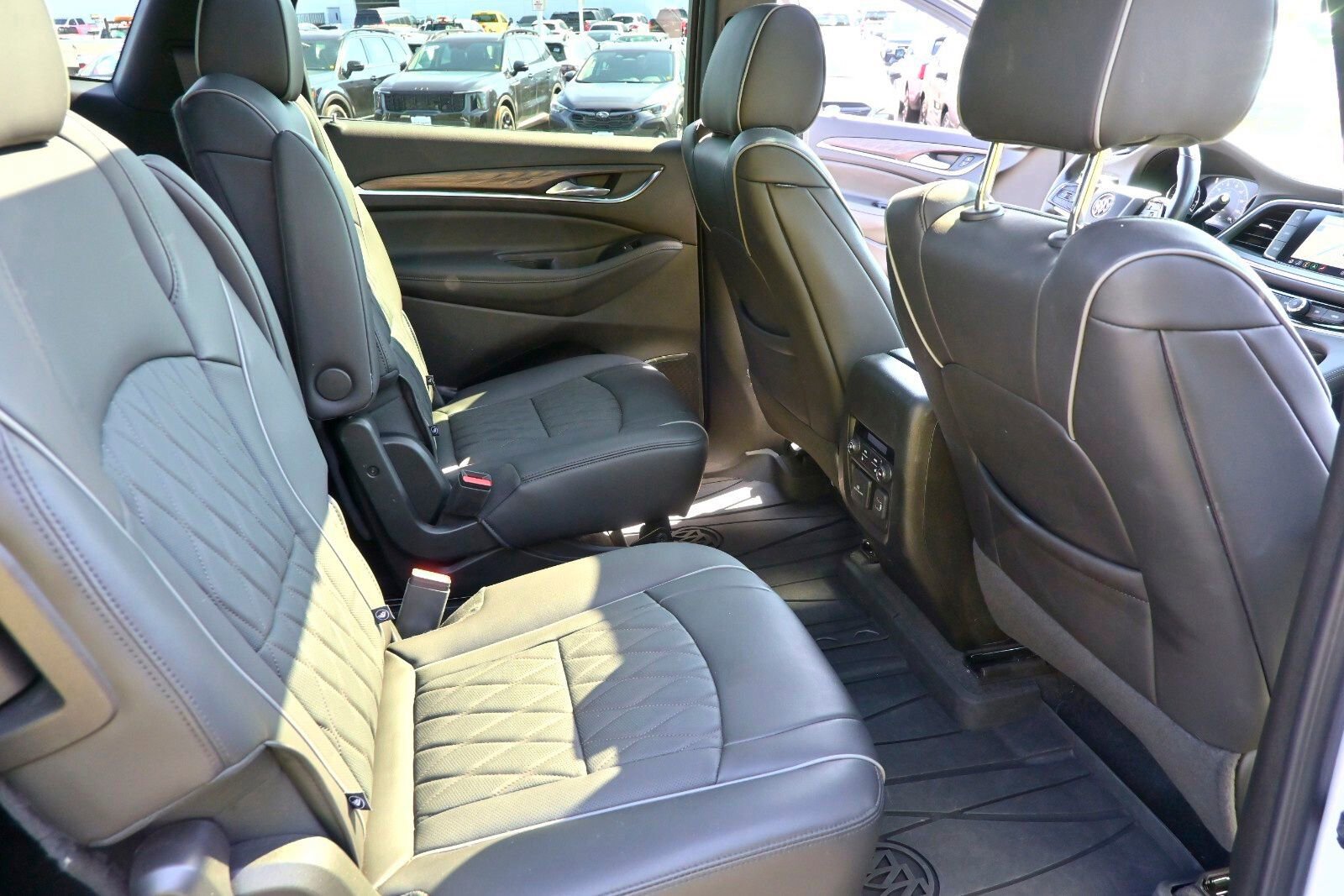 Used 2024 Buick Enclave Avenir w/ Avenir Technology Package image 25