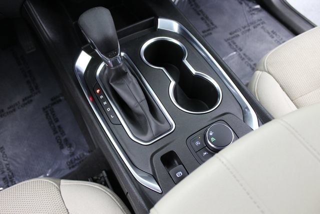 Used 2022 Chevrolet Traverse LS FWD image 28