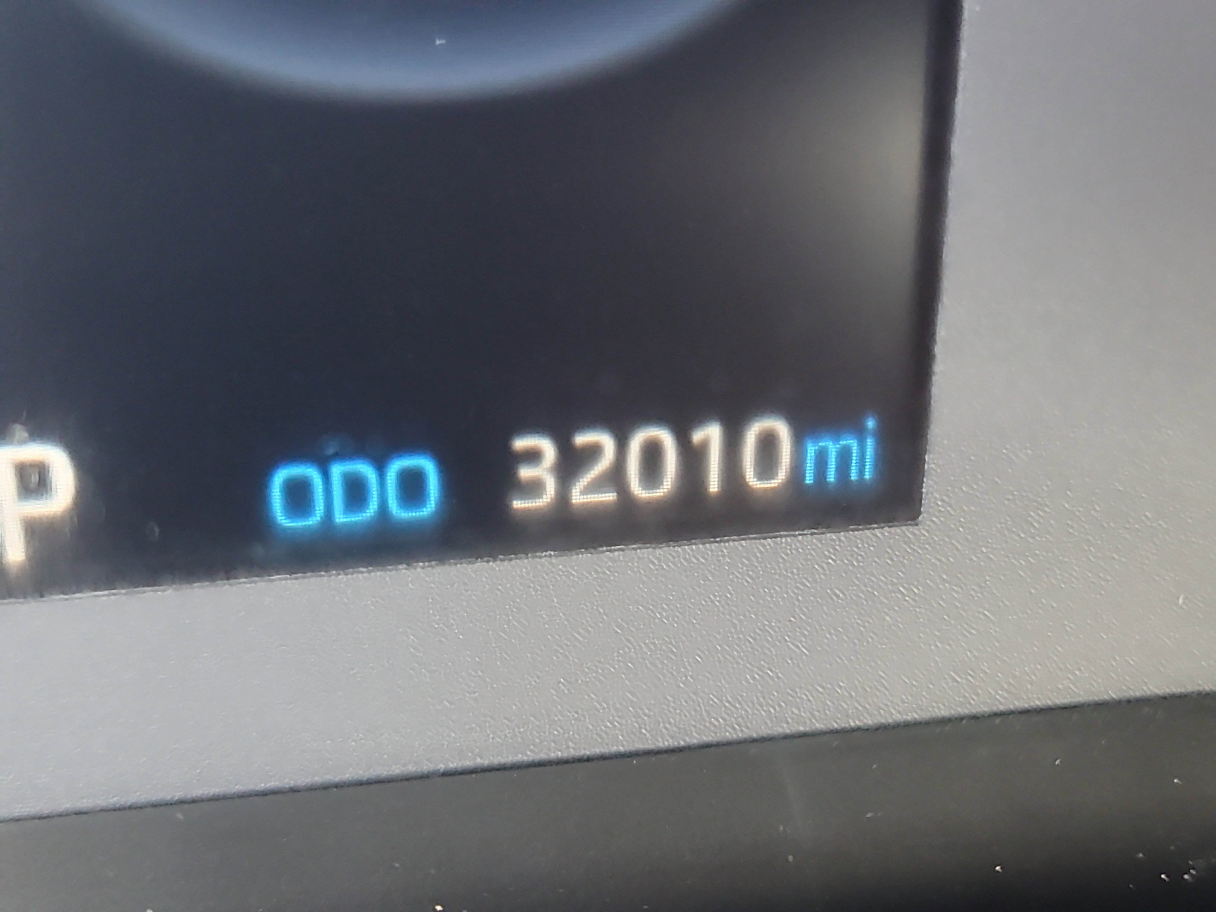 Used 2025 Toyota Corolla Cross LE image 32