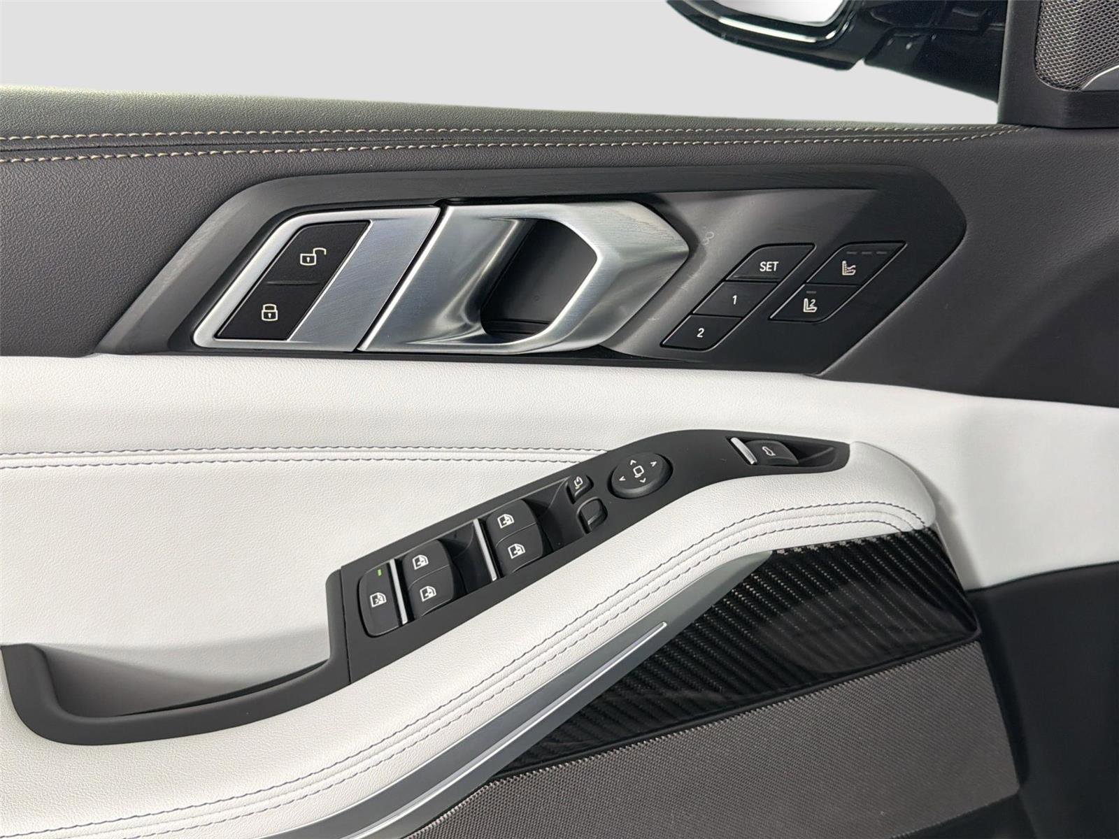 New 2026 BMW X5 M60i image 17