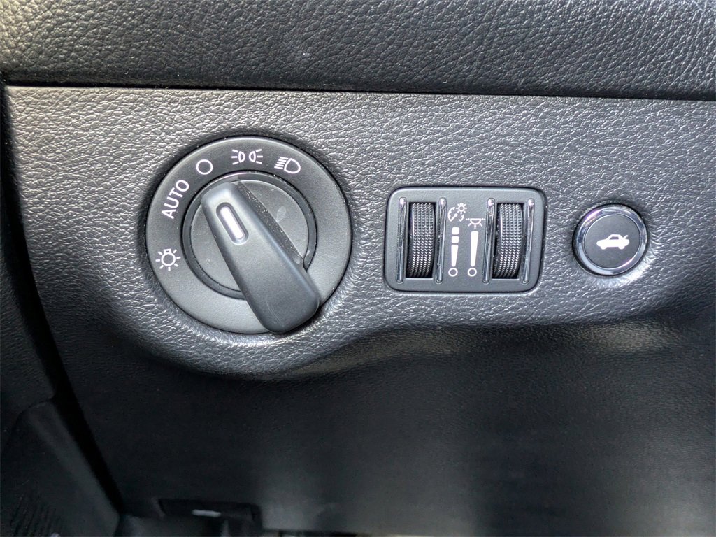 Used 2023 Dodge Challenger R/T image 24