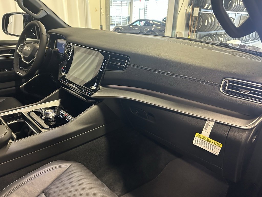 New 2025 Jeep Wagoneer L Series II image 19