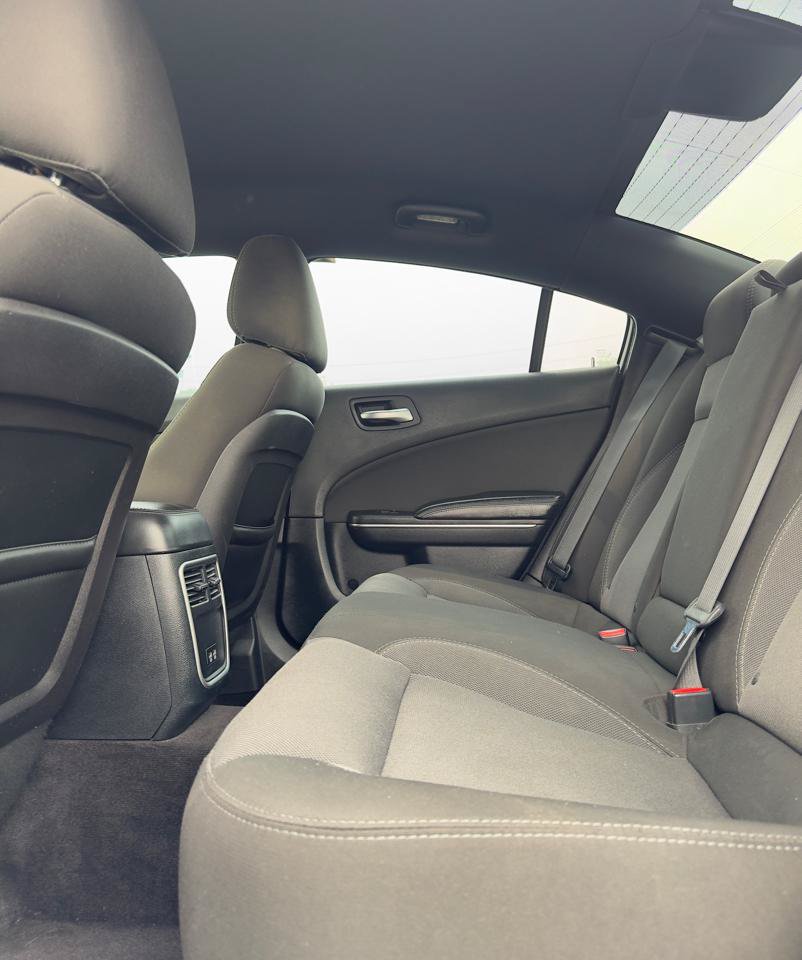 Used 2017 Dodge Charger SE RWD image 9