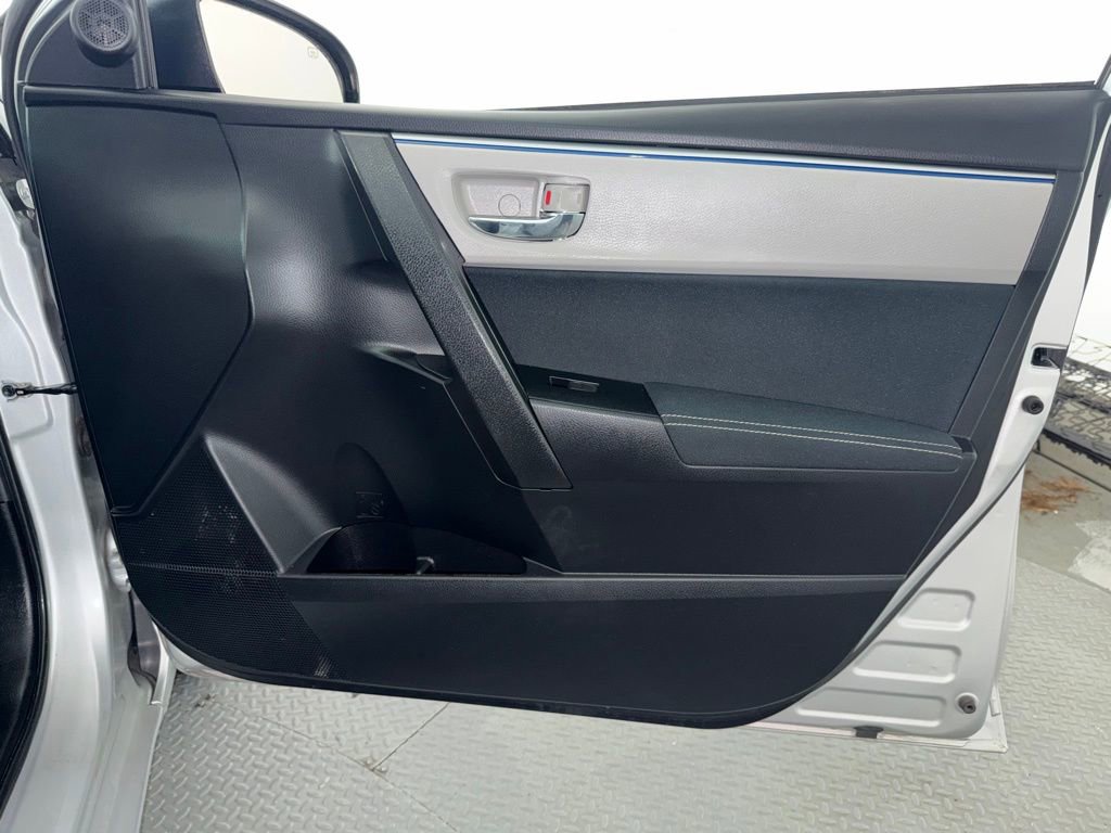 Used 2016 Toyota Corolla LE FWD image 45