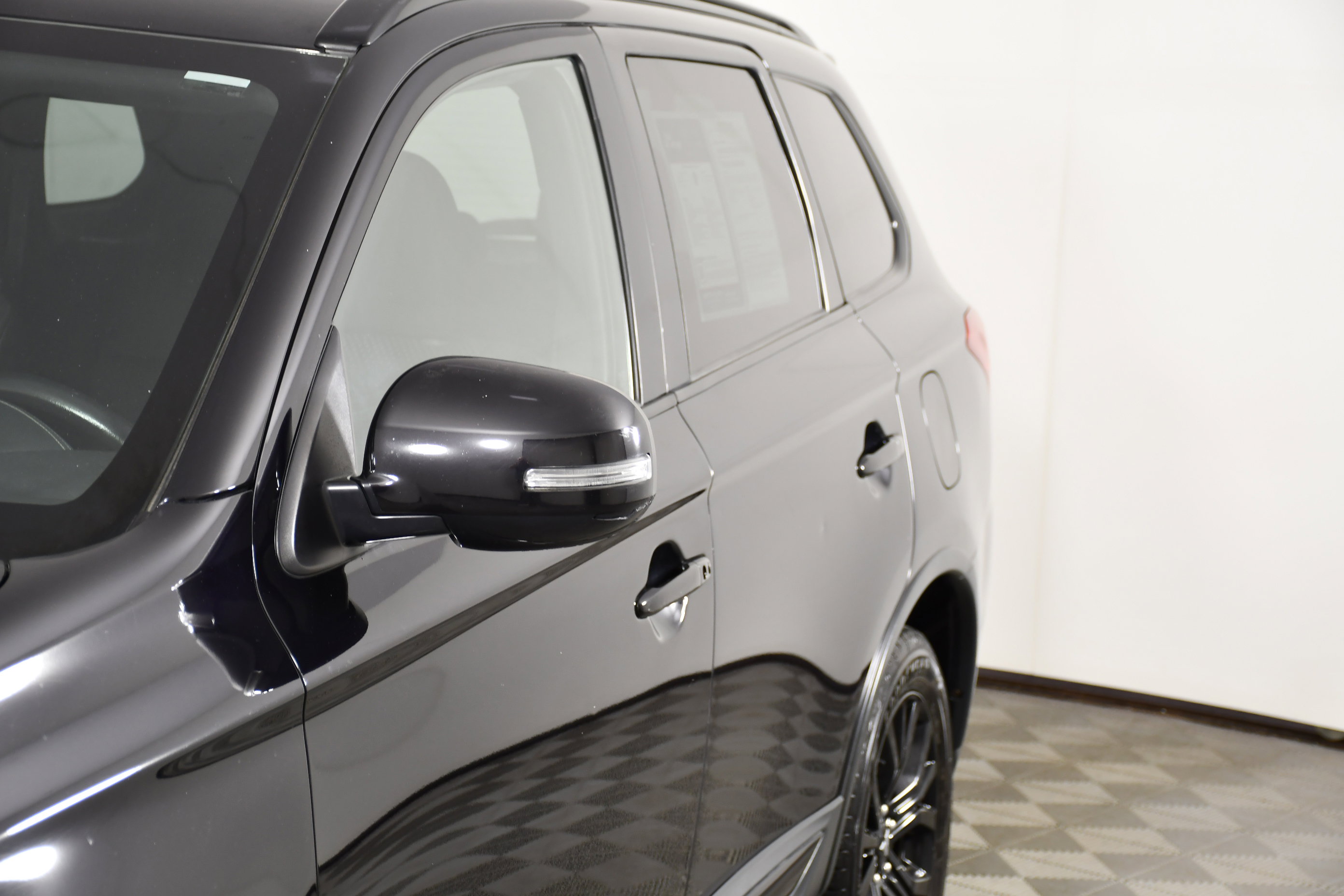 Used 2018 Mitsubishi Outlander LE AWD/4WD image 13