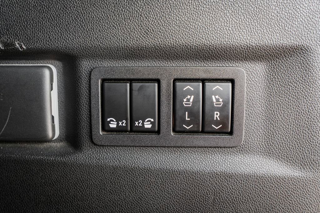 Used 2022 Chevrolet Tahoe RST w/ Sport Performance Package image 44