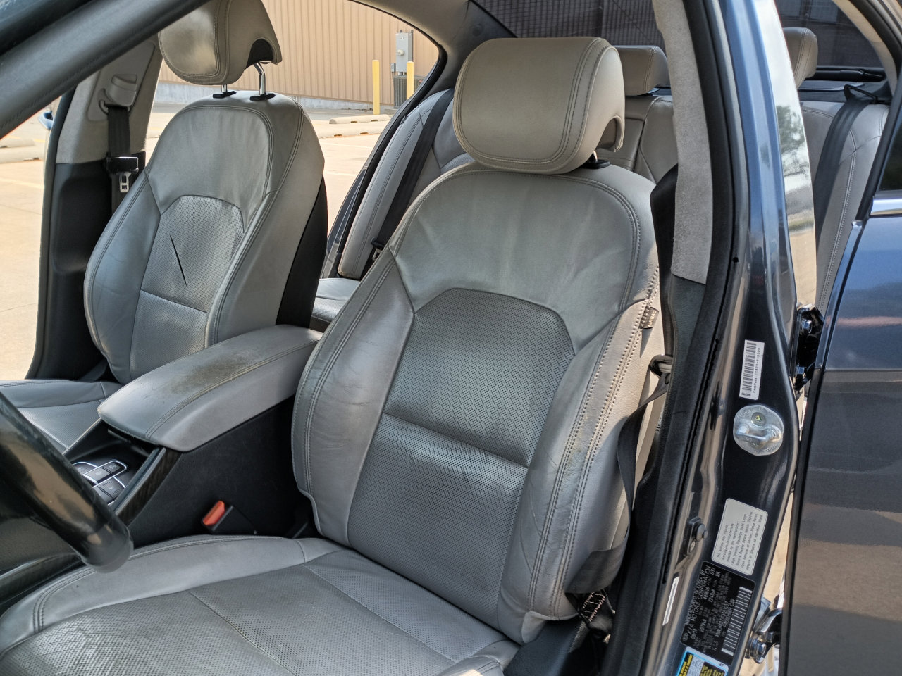 Used 2015 Kia Cadenza Limited image 24