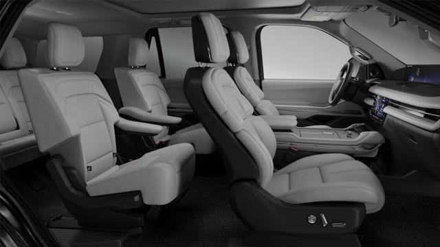 New 2026 Lincoln Navigator Reserve w/ Jet Appearance Package AWD/4WD image 6