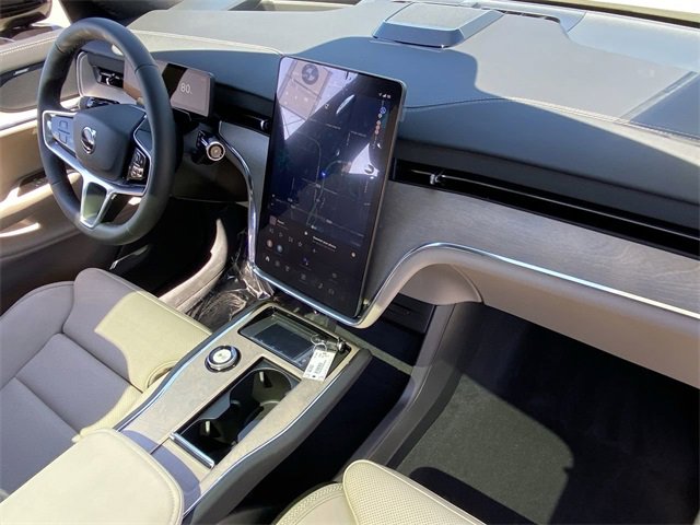 New 2025 Volvo EX90 Plus image 13