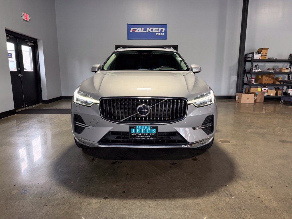 Used 2023 Volvo XC60 B5 Plus w/ Climate Package AWD/4WD image 2