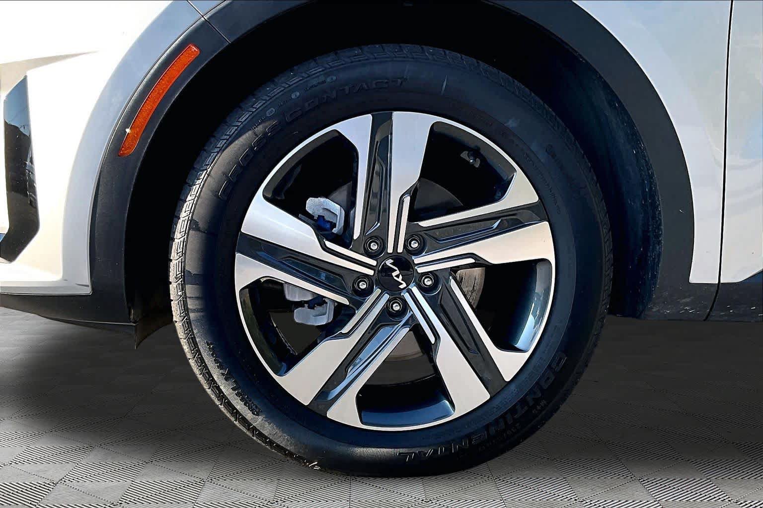 Used 2023 Kia Sorento EX AWD/4WD image 11