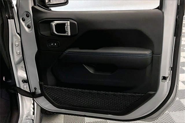 Used 2022 Jeep Wrangler Unlimited Rubicon 4xe w/ Cold Weather Group image 19