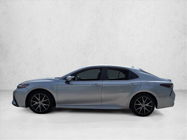 Used 2022 Toyota Camry SE w/ Convenience Package FWD image 2