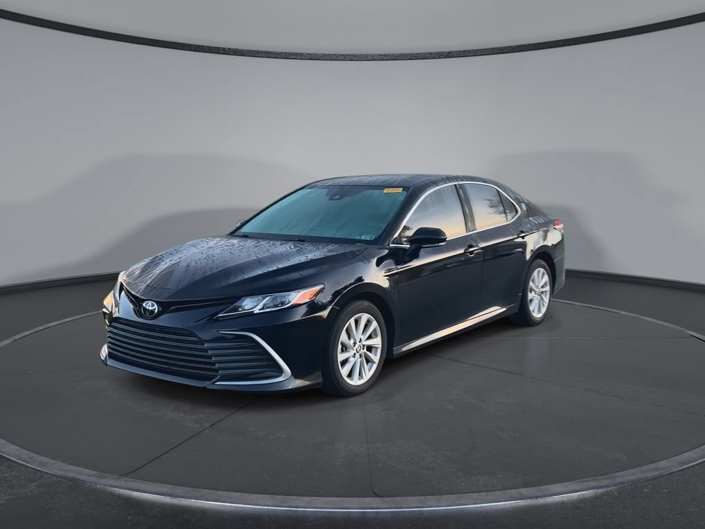 Used 2024 Toyota Camry LE FWD image 4