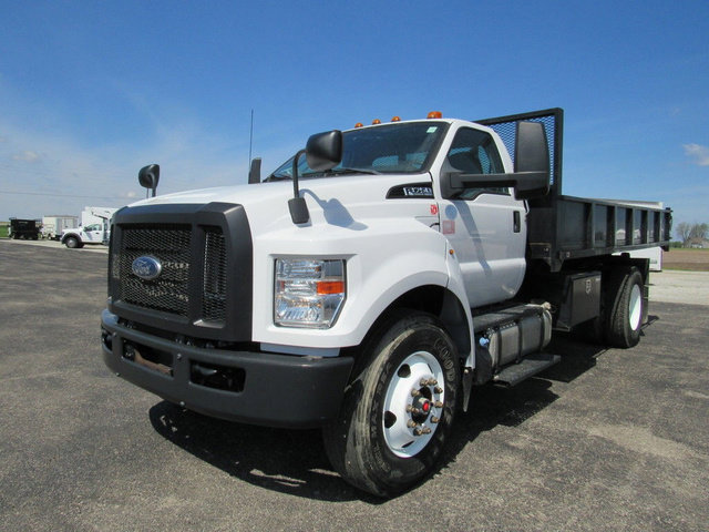 Used 2022 Ford F750 2WD Regular Cab Super Duty image 7