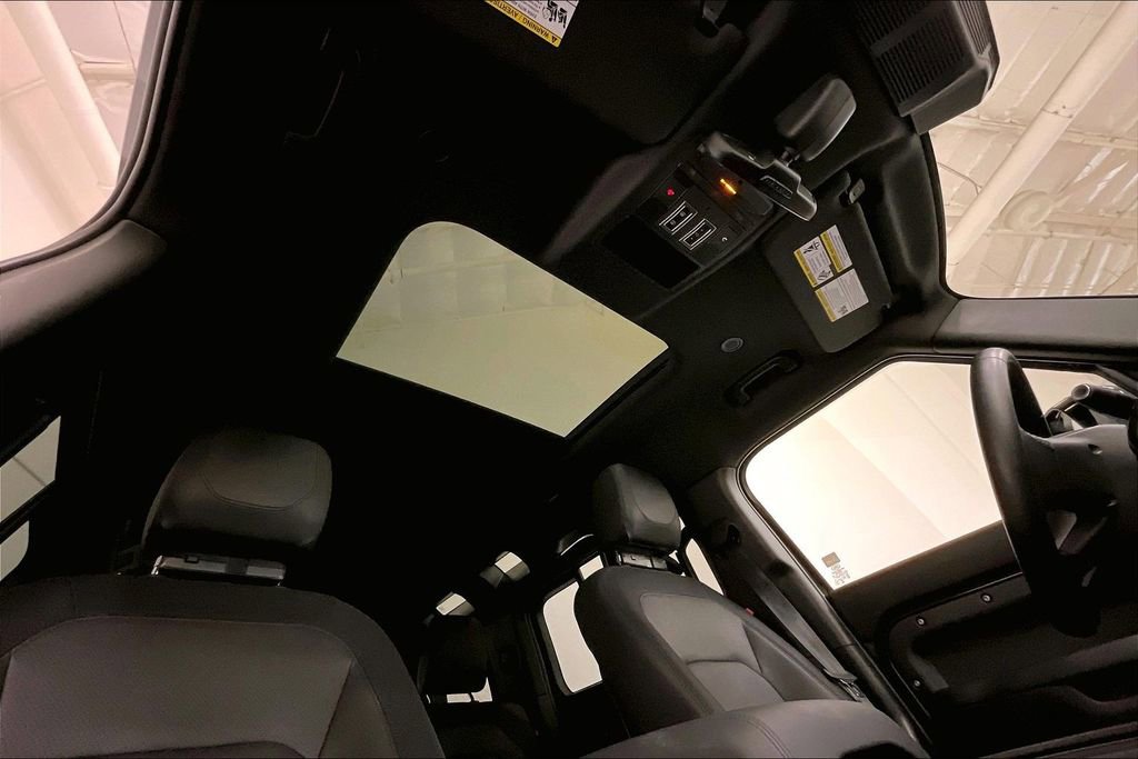 Used 2024 Land Rover Defender 110 X-Dynamic SE AWD/4WD image 20