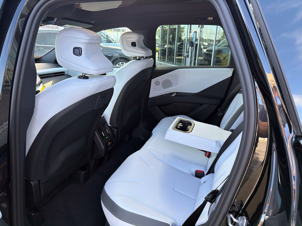 New 2027 BMW iX3 50 xDrive AWD/4WD image 26