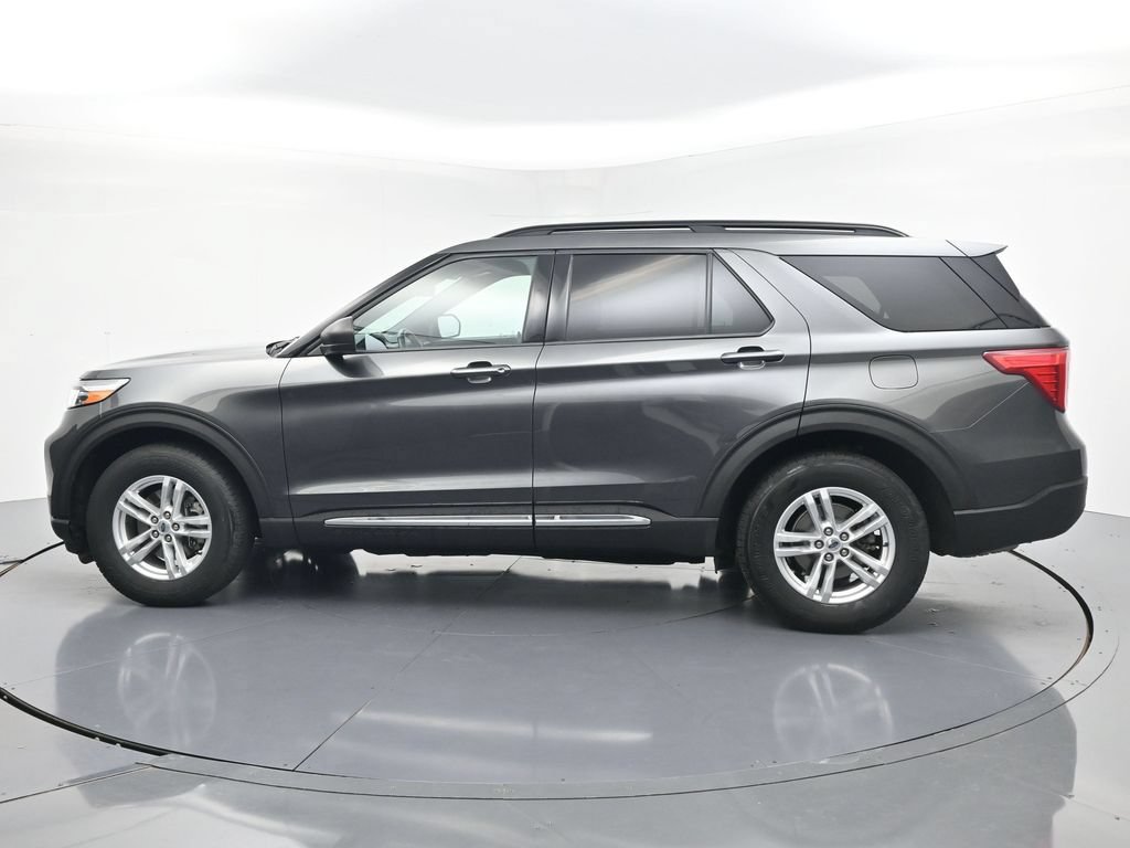 Used 2020 Ford Explorer XLT w/ Comfort Package AWD/4WD image 3