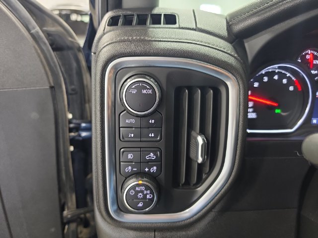 Used 2022 Chevrolet Silverado 1500 LTZ AWD/4WD image 19