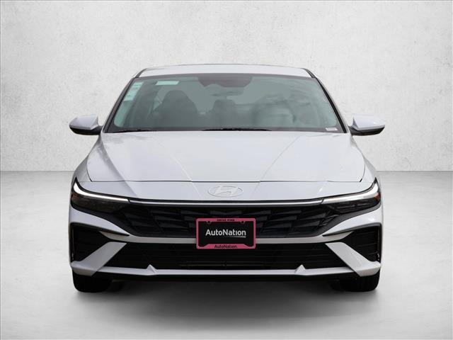 New 2026 Hyundai Elantra SE FWD image 2
