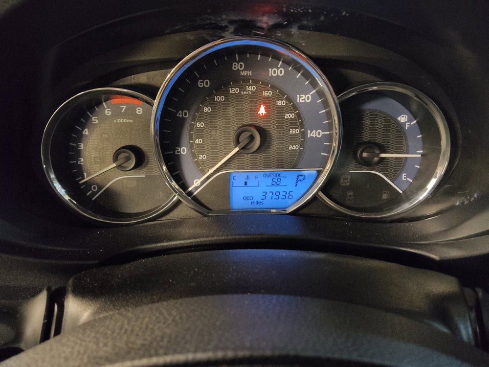 Used 2015 Toyota Corolla L FWD image 23