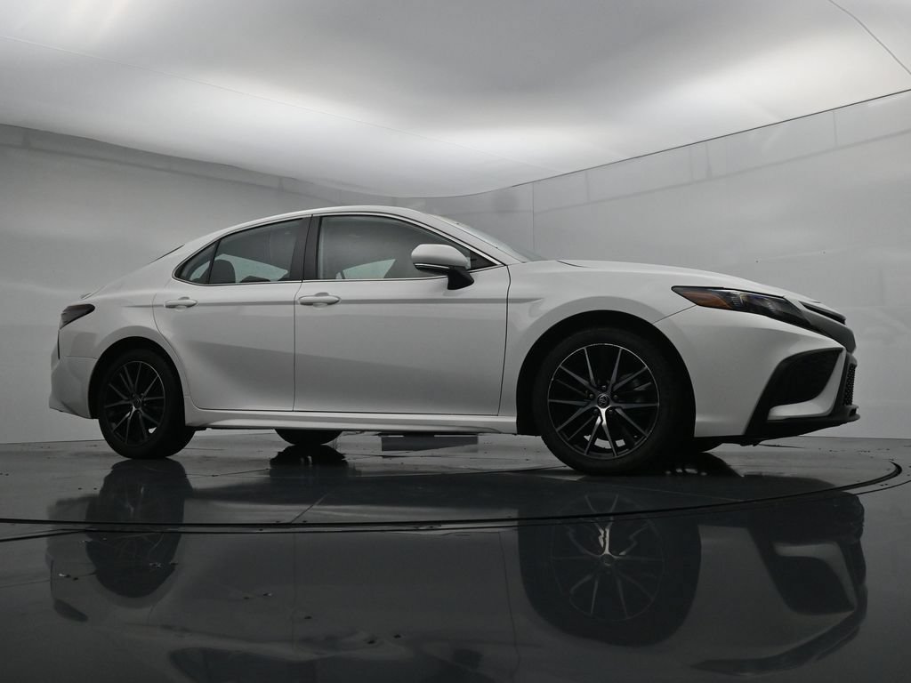 Used 2024 Toyota Camry SE FWD image 29