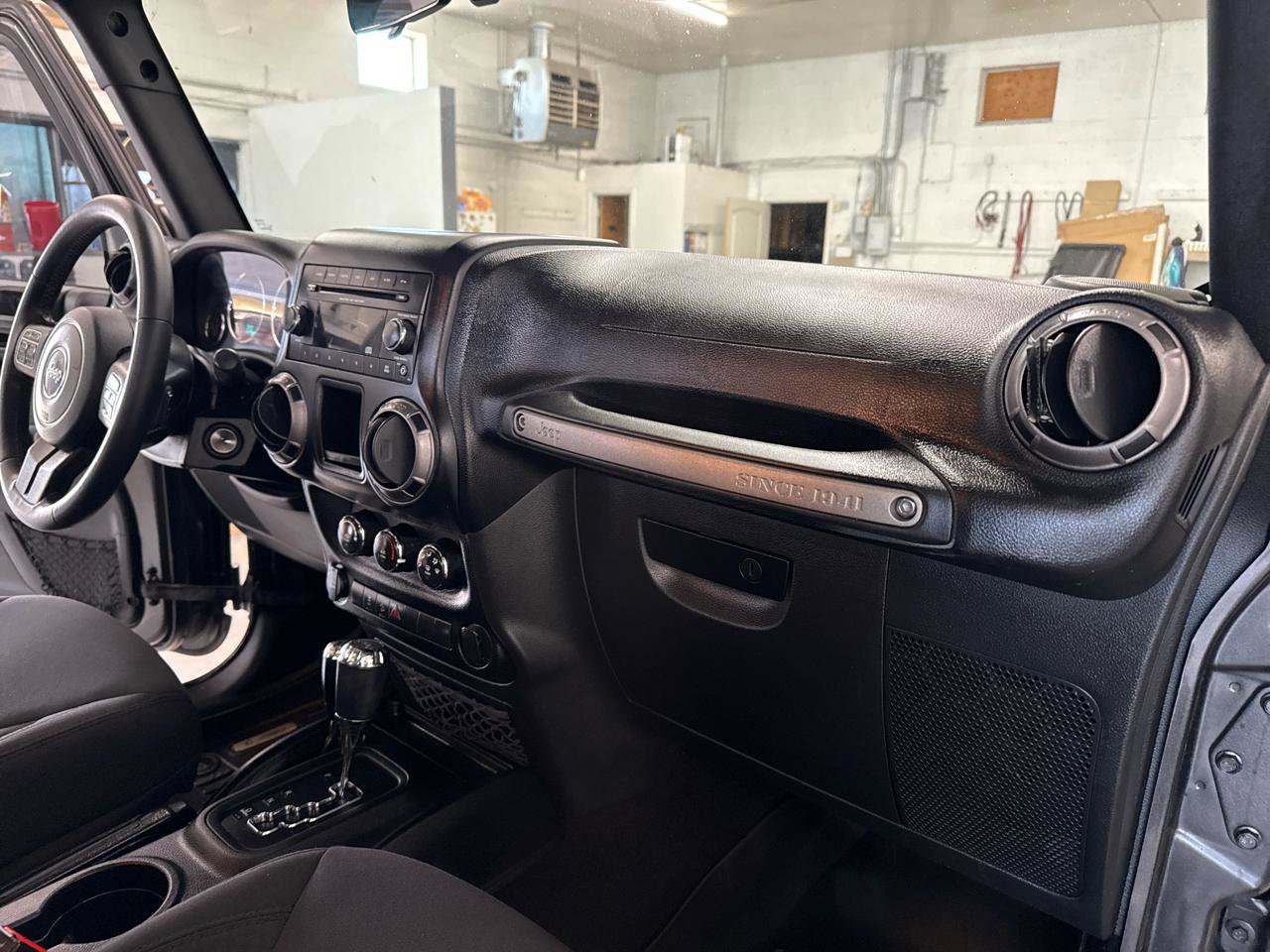 Used 2018 Jeep Wrangler Unlimited Sport w/ Connectivity Group image 46