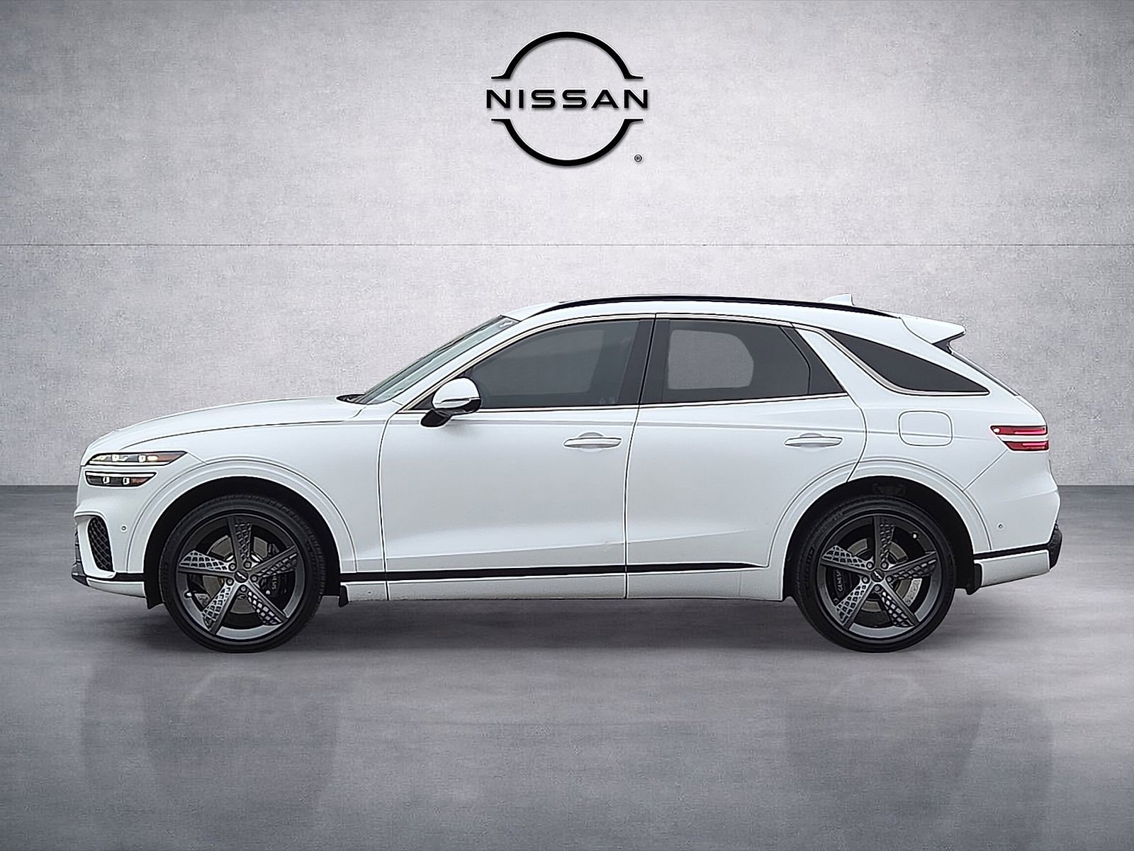 Used 2023 Genesis GV70 3.5T Sport w/ Sport Prestige Package image 3