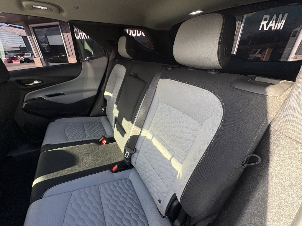 Used 2018 Chevrolet Equinox LS FWD image 21