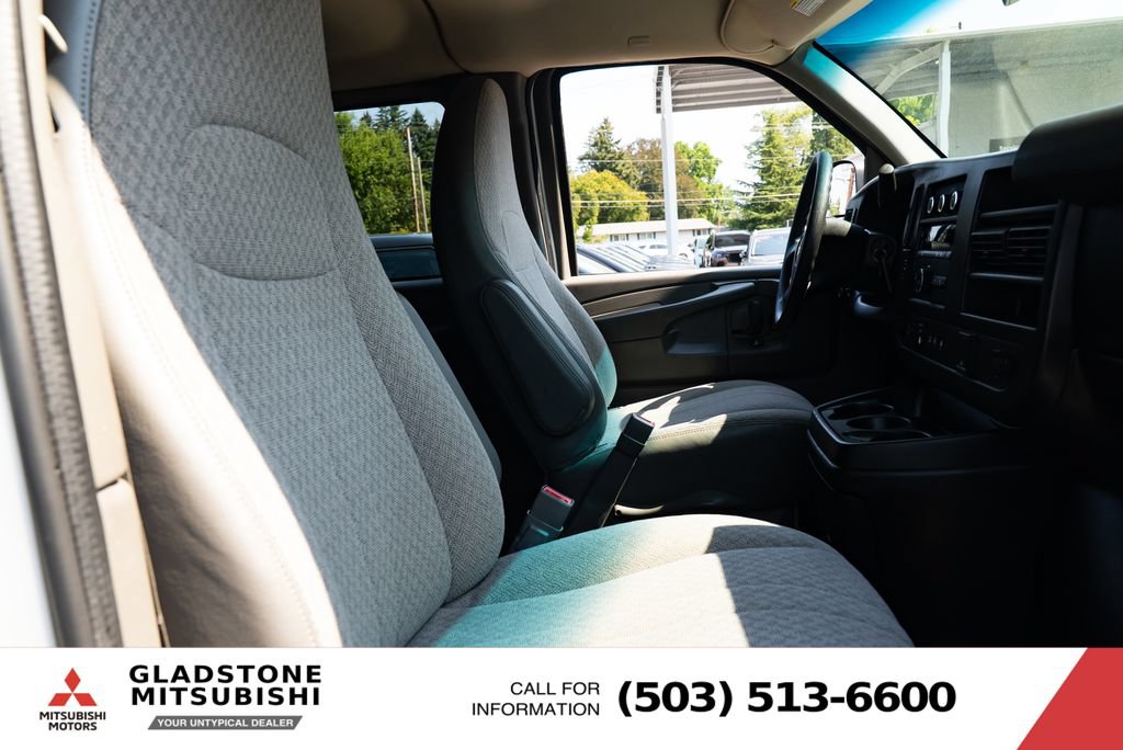 Used 2015 Chevrolet Express 2500 LT w/ LT Preferred Equipment Group RWD image 21