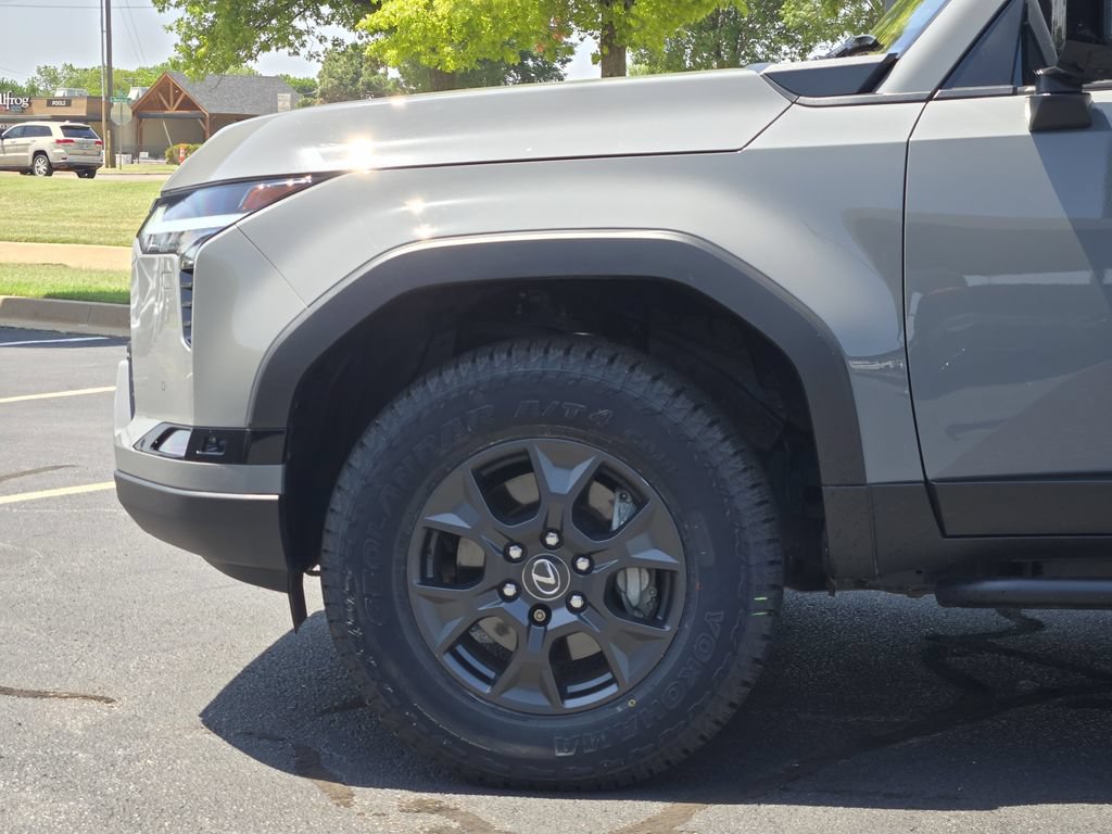 Used 2024 Lexus GX 550 AWD/4WD image 8