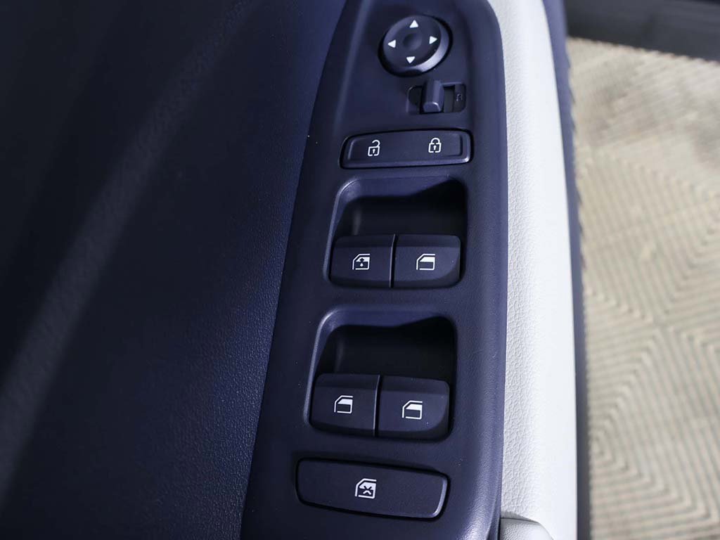 Certified 2023 Hyundai Venue Limited image 31