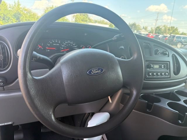 Used 2006 Ford E-250 and Econoline 250 RWD image 11