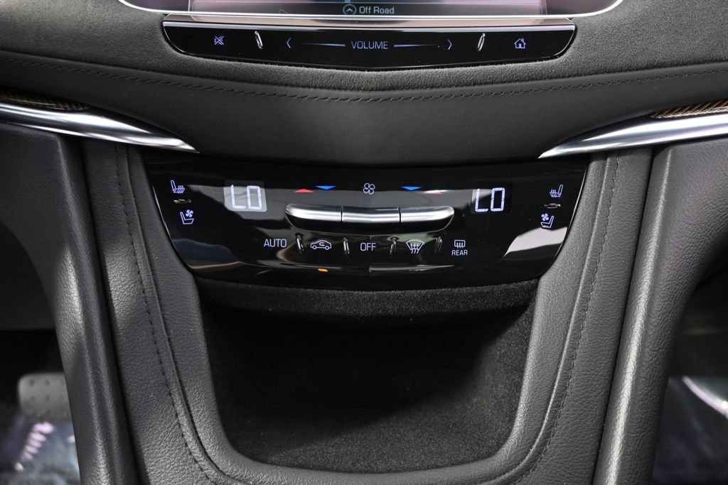 Used 2017 Cadillac XT5 Platinum w/ Driver Assist Package AWD/4WD image 31
