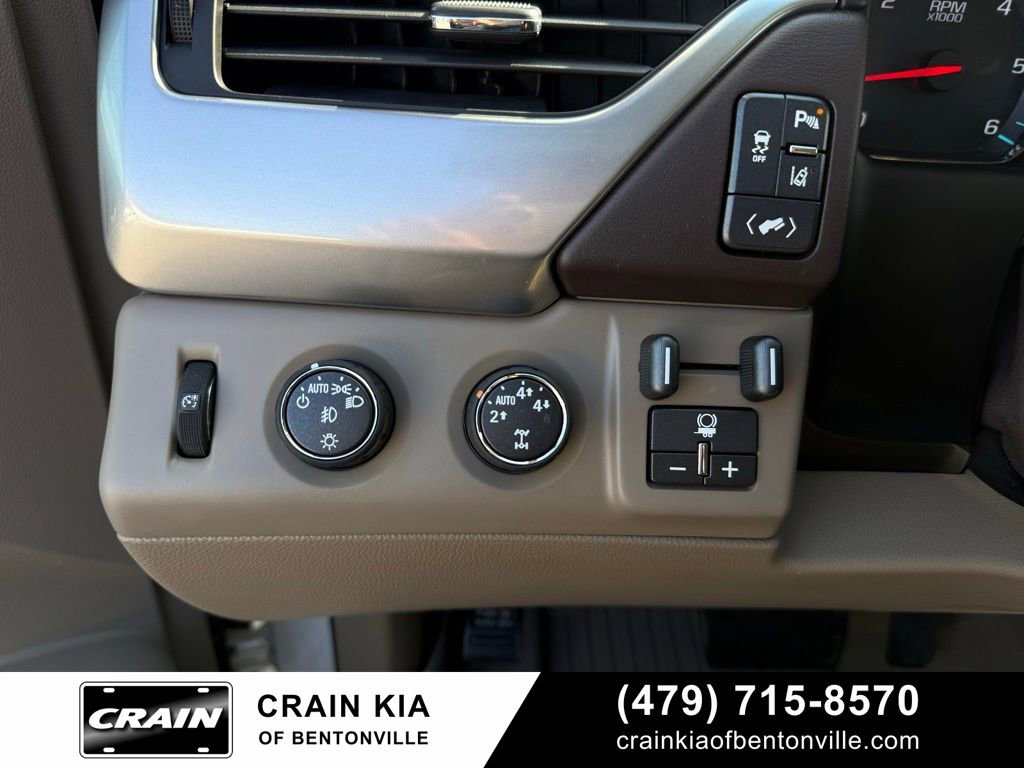 Used 2015 Chevrolet Suburban LTZ image 13