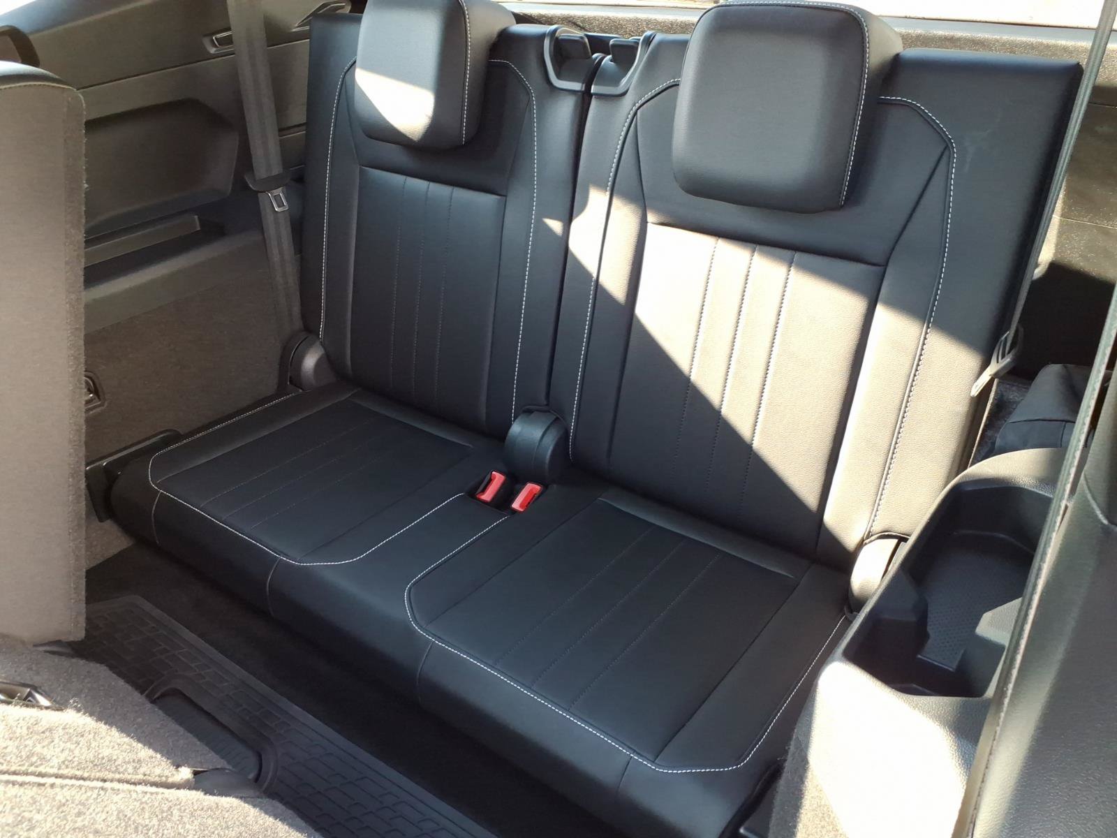 Used 2023 Volkswagen Tiguan SE R-Line FWD image 8