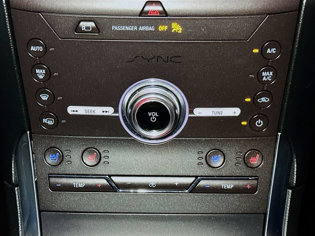 Used 2020 Ford Edge Titanium w/ Equipment Group 301A AWD/4WD image 15