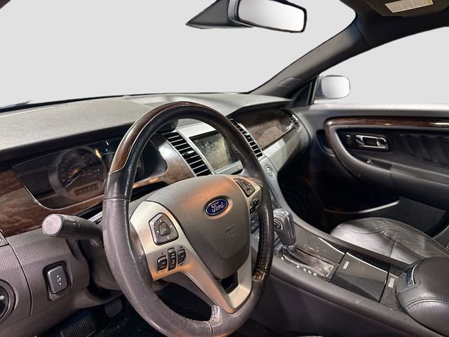 Used 2014 Ford Taurus Limited w/ Equipment Group 301A FWD image 10