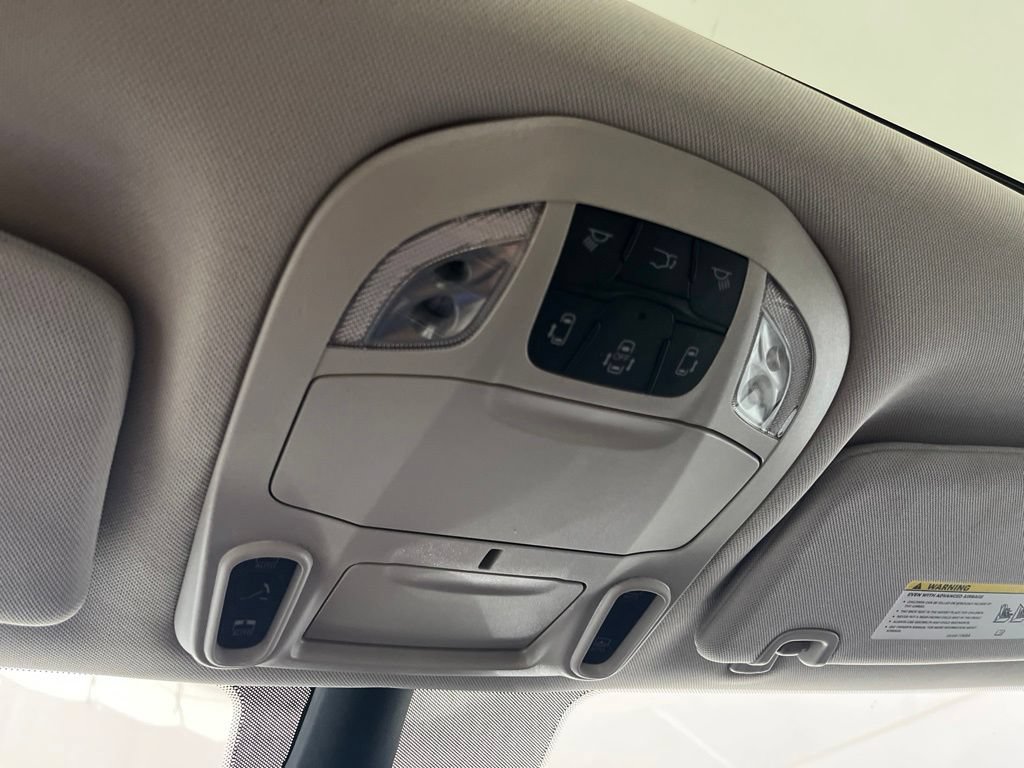 Used 2023 Chrysler Pacifica Limited FWD image 73