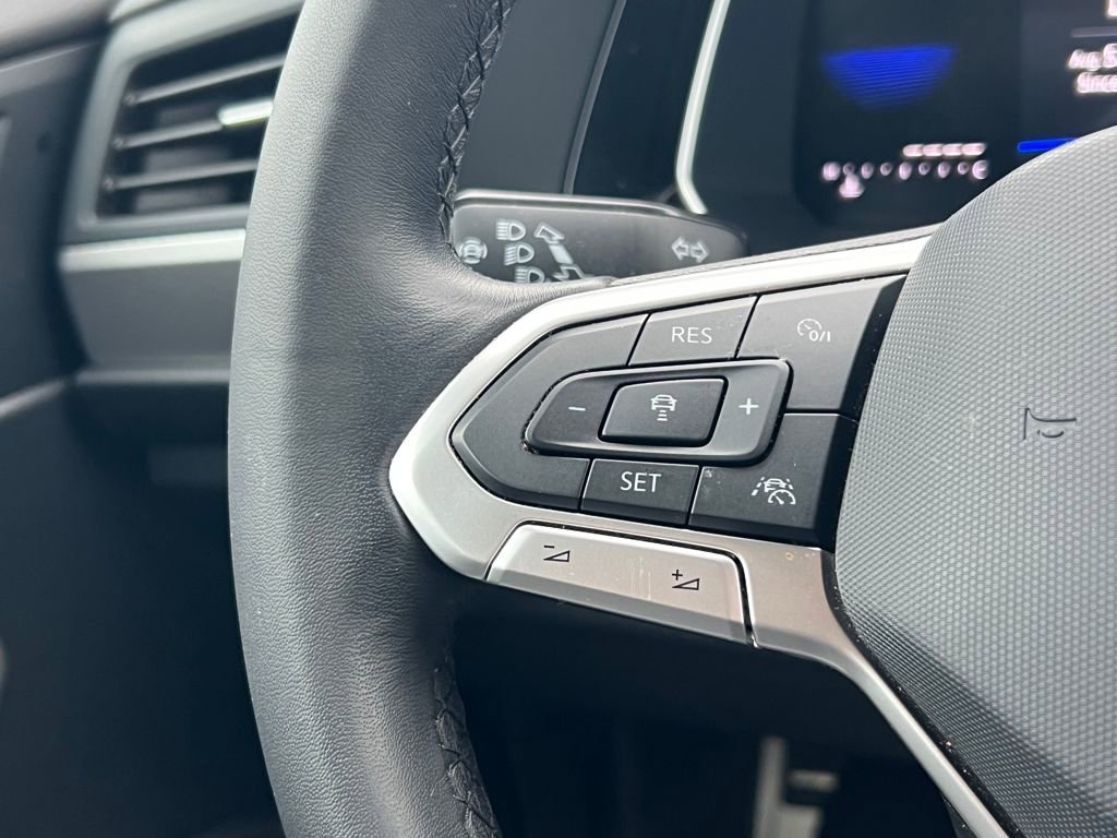 Used 2024 Volkswagen Jetta Sport image 14